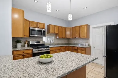 37 Franklin Ave #1