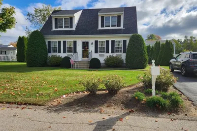 27 Hamlet Ct