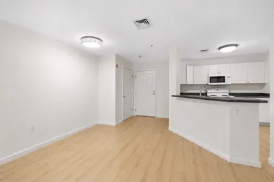 30 Franklin St #309 1
