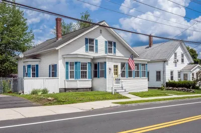 92 E Main St