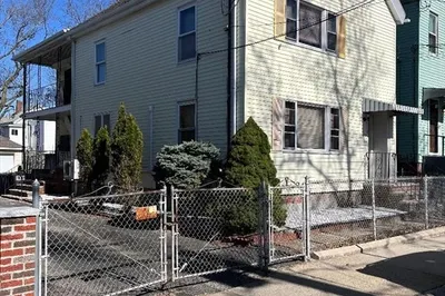 11 Rush St 1