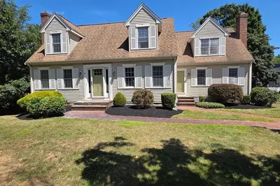 6 Old Colony Way 1
