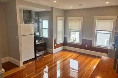 28 Albertina St #2