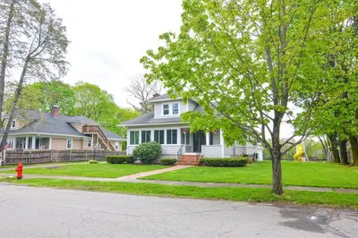14 Maple St 1