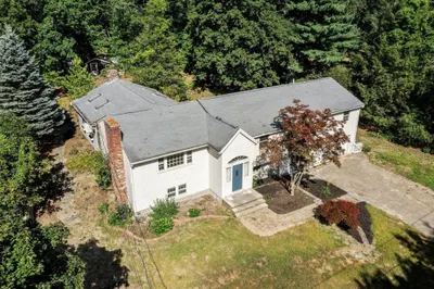 30 Shagbark Rd 1
