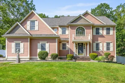7 Eagle's Nest Road 1