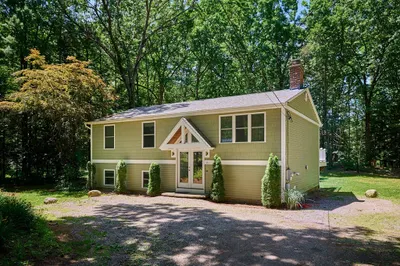 351 Henry St 1