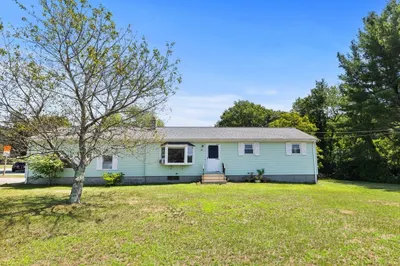 62 Meadow Rd