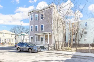21 CAwfield St. #A