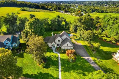 11 Valley View Farm Rd 1