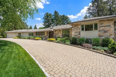 9 Singletree Rd 1