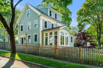 12 California St 1