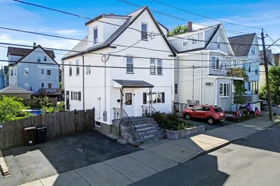 38 Adams Ave