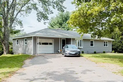 59 Mendon St 1