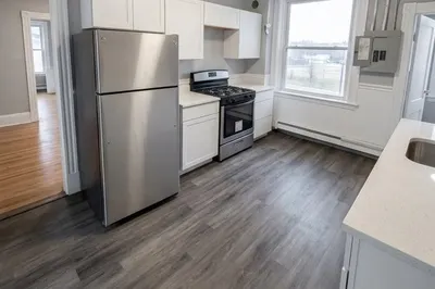 452 Hanover St #201 1