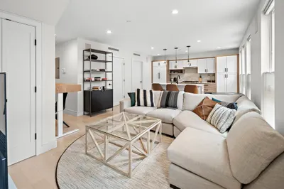 90 Cottage St #1
