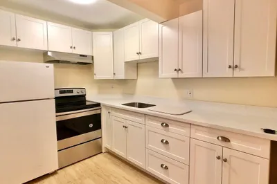 804 Centre St #5
