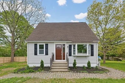 21 Stanley Ave 1