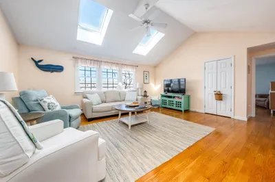 78 Center St #2-14 1