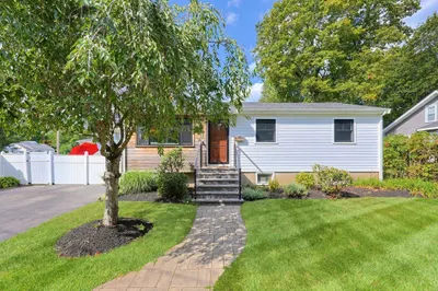 8 Woodland Pkwy 1