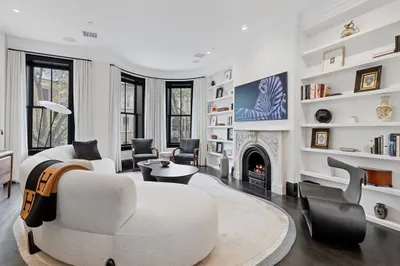8 Rutland Sq #2