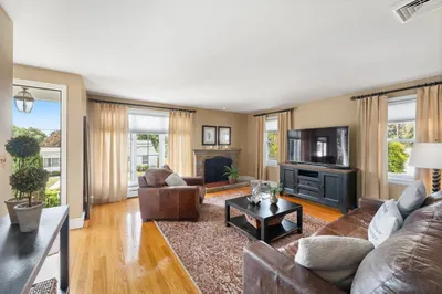 8 Arnold Drive 1