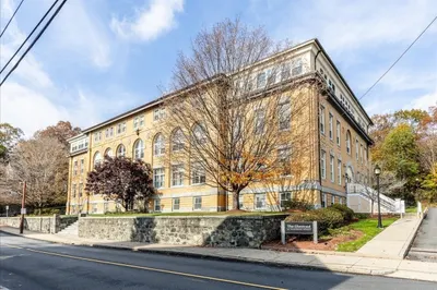 145 Glenwood St #306 1