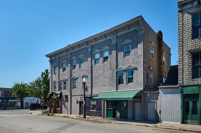 204 Main St 1