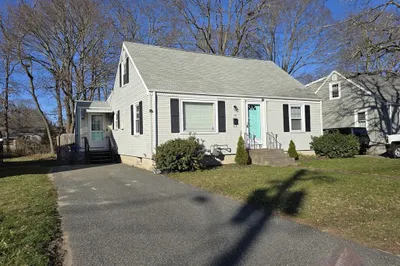 42 Pine St