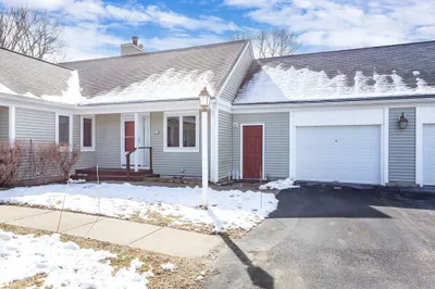 2 Stone Ridge Rd #2 1