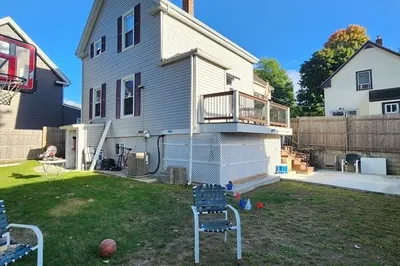 4 Stanley Ave
