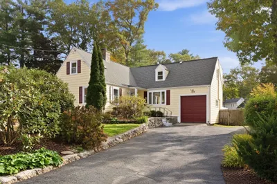 128 Laurel Dr 1