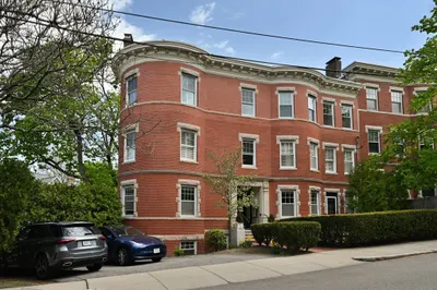 8 Colbourne Cres #3 1