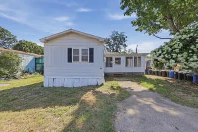 194 Lafayette Road #1N 1