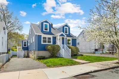 152 Springvale Ave