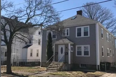 55 Hodges Ave #2L