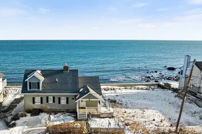 114 Oceanside Dr