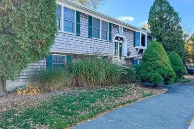51 Oakwood Ave 1