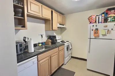 1039 Commonwealth Ave #12