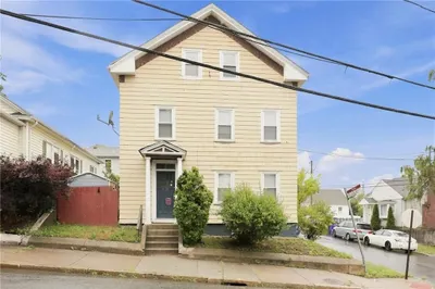 884 River Ave 1