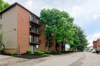 327 Plantation St #304 1