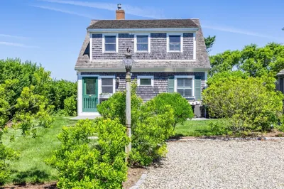 240 Robbins Hill Road 1