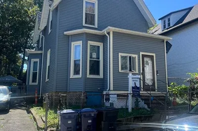10 Gaylord St 1