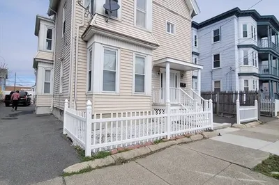 26 Endicott St #2 1