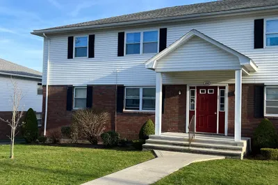 114 Colonial Cir #B