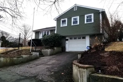 225 Governors Rd #225