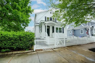 74 Beach St 1