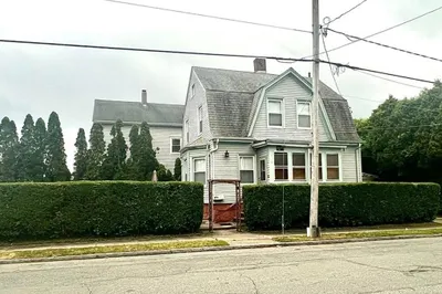 468 Hillman St 1