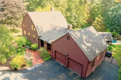 23 North Brookfield Road 1