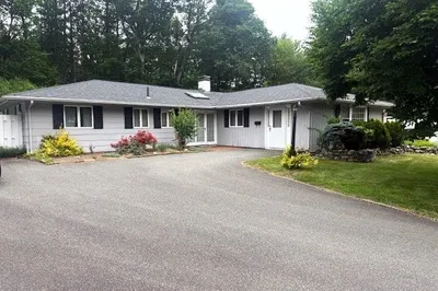 14 Eisenhower Rd